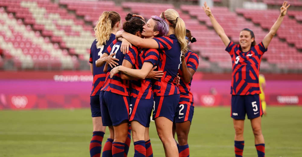 Team Usa U S Womens Soccer Team Leaves Tokyo On A High Note With Bronze Medal Win